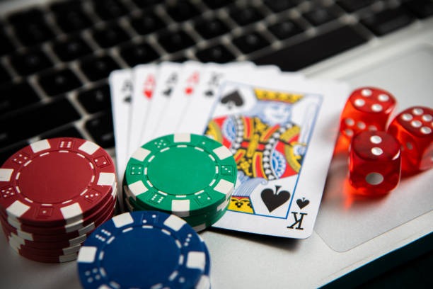 Andar Bahar prediction interface showing left and right betting options